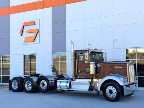 2011 KENWORTH W900 for sale in Greer, SC