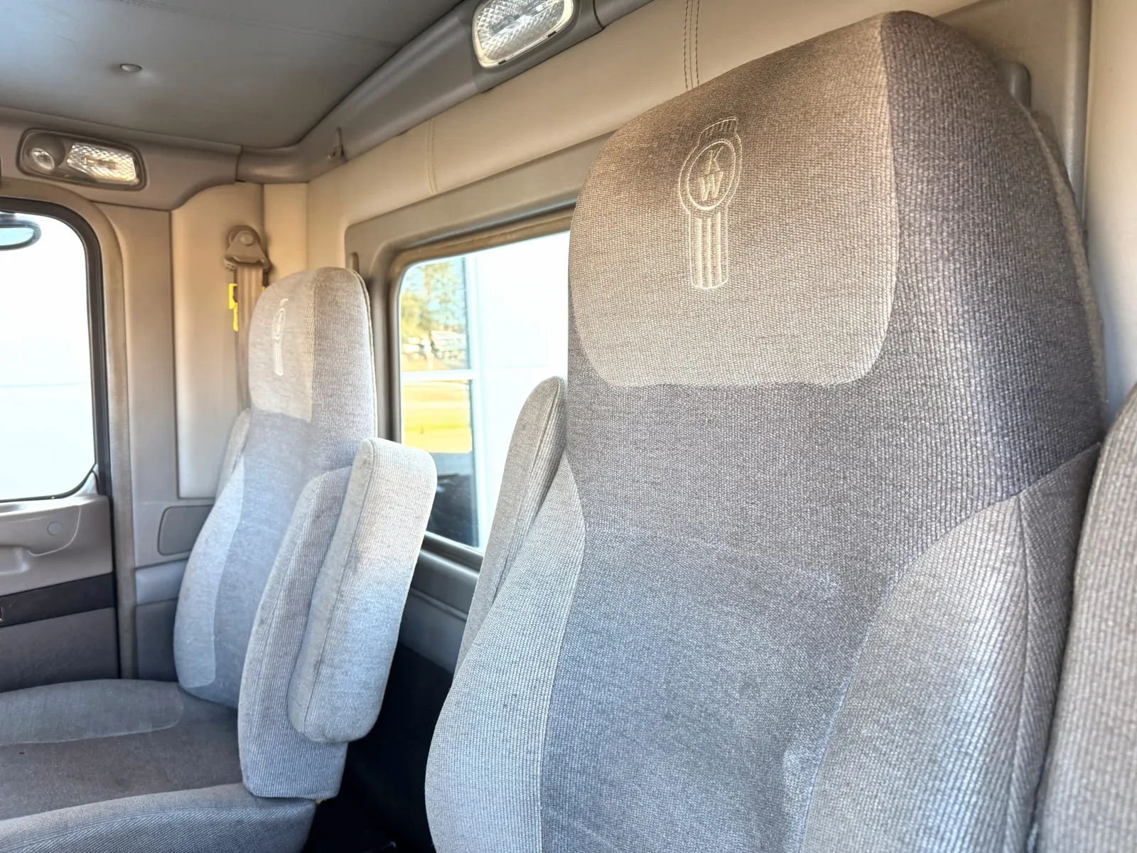 2011 Kenworth W900 - image 20