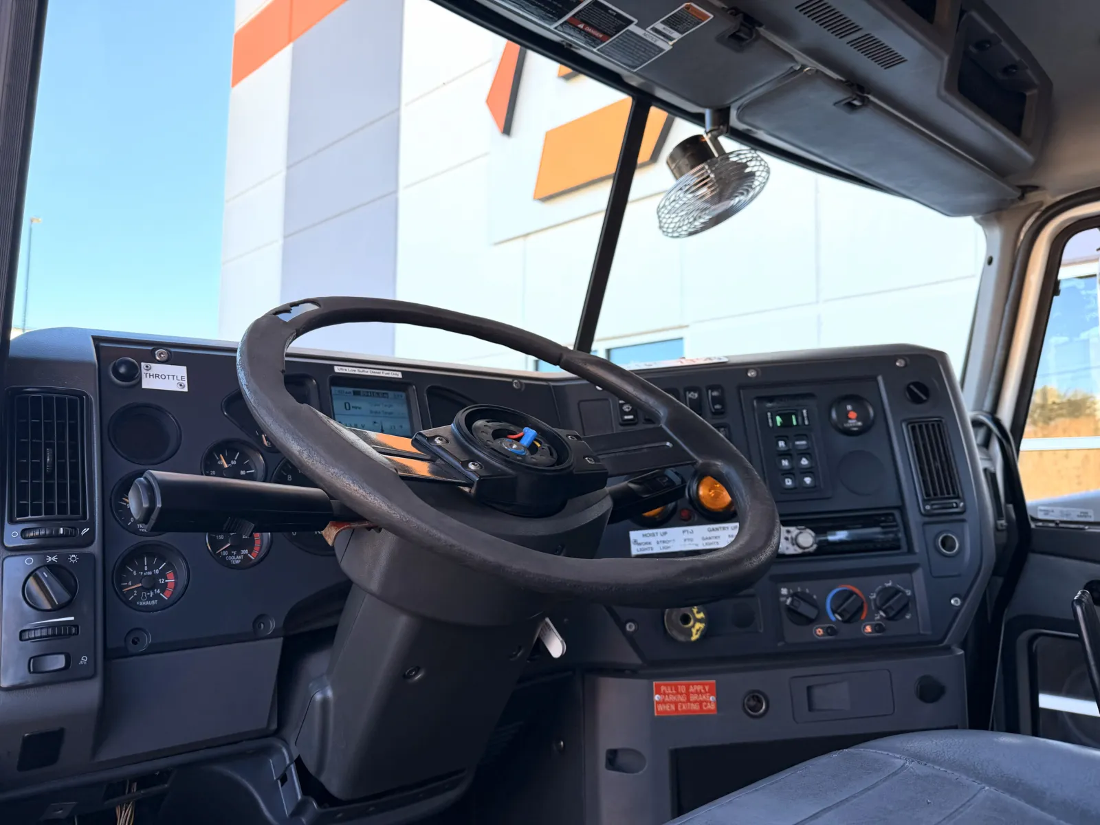 2015 Mack - image 15