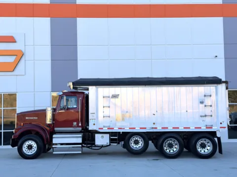 More photos of 2013 WESTERN STAR 4900 at Forge Truck Centers - South Carolina, SC
