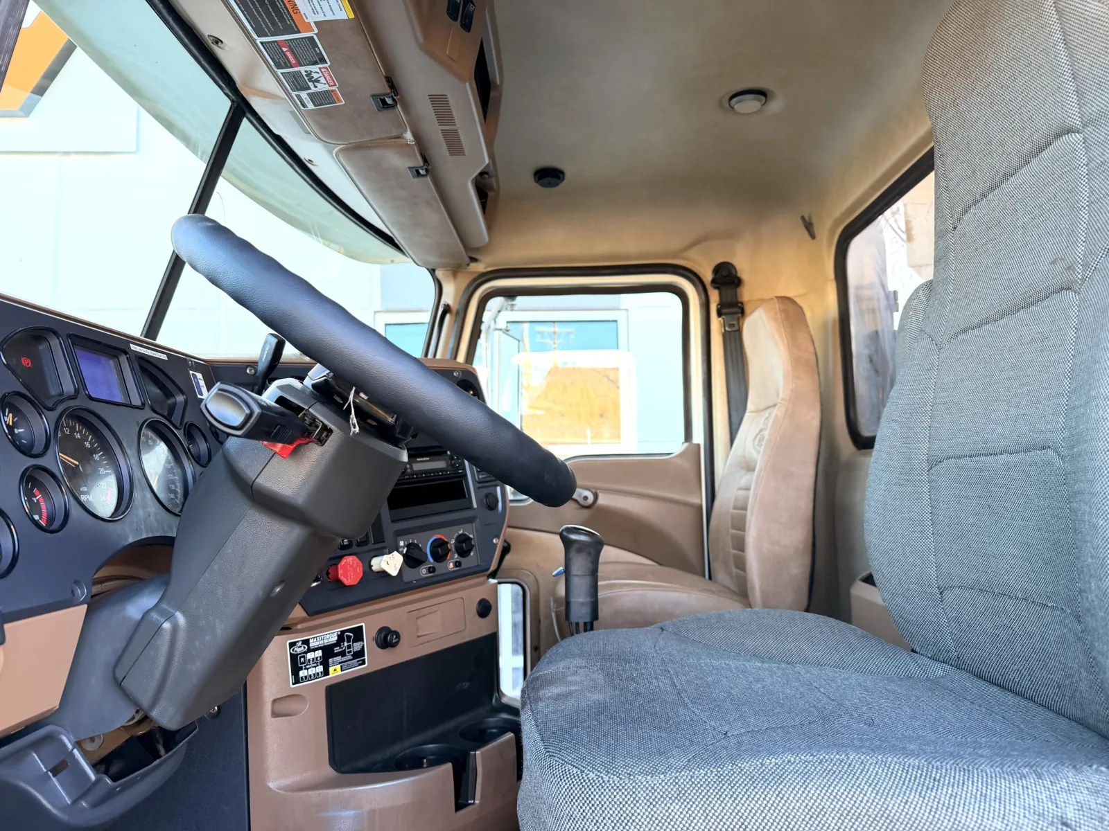 2011 Mack - image 15