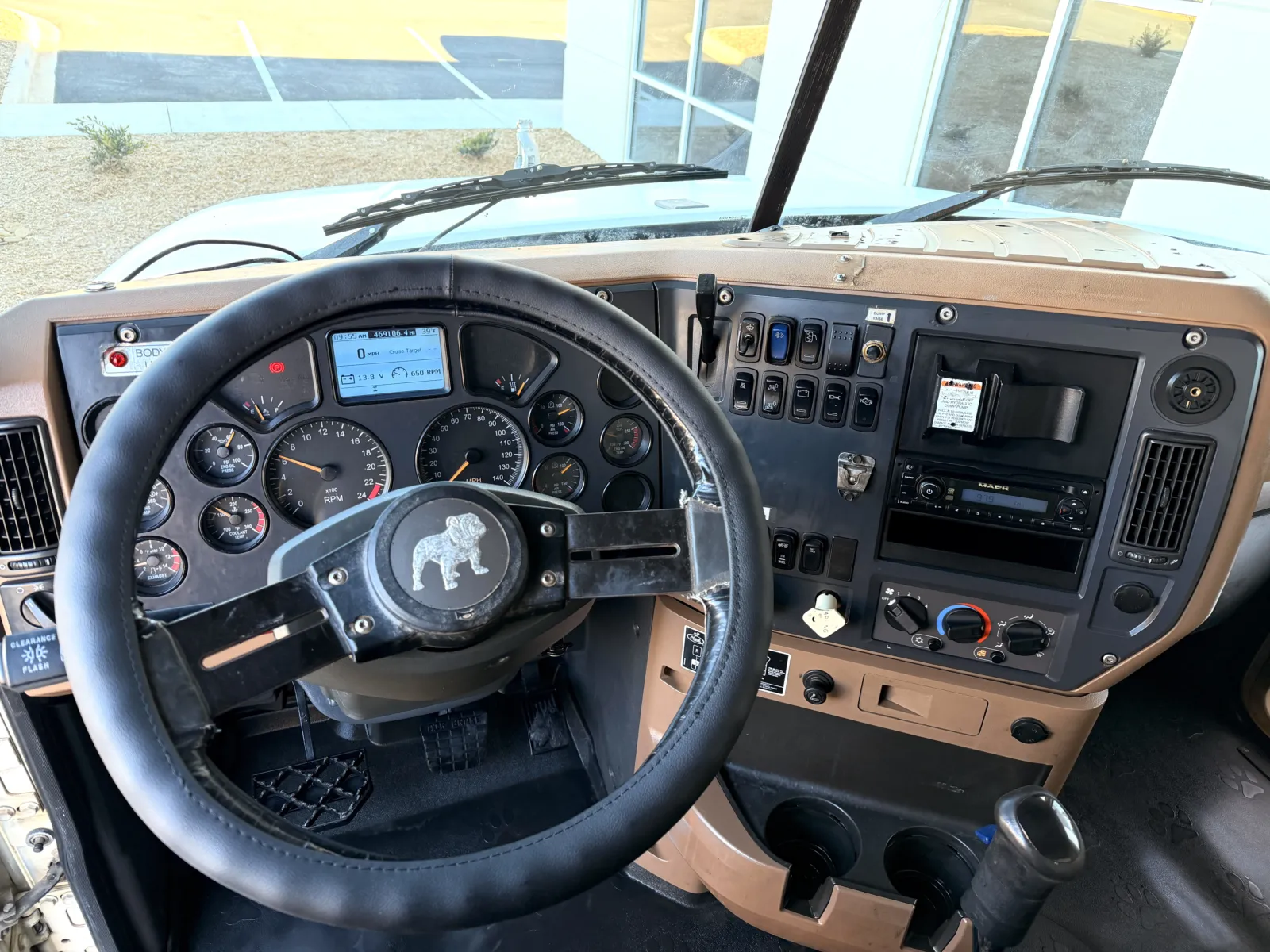 2011 Mack - image 17