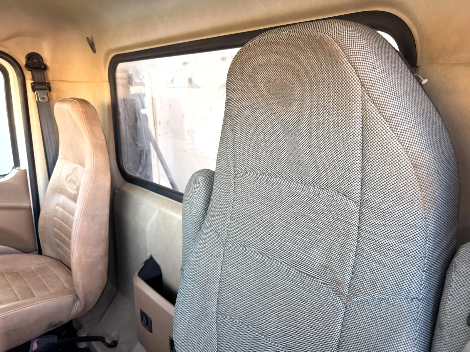 2011 Mack - image 21