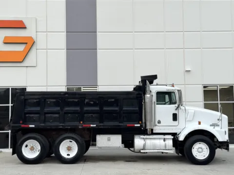 More photos of 1995 KENWORTH T800 at Forge Truck Centers - South Carolina, SC