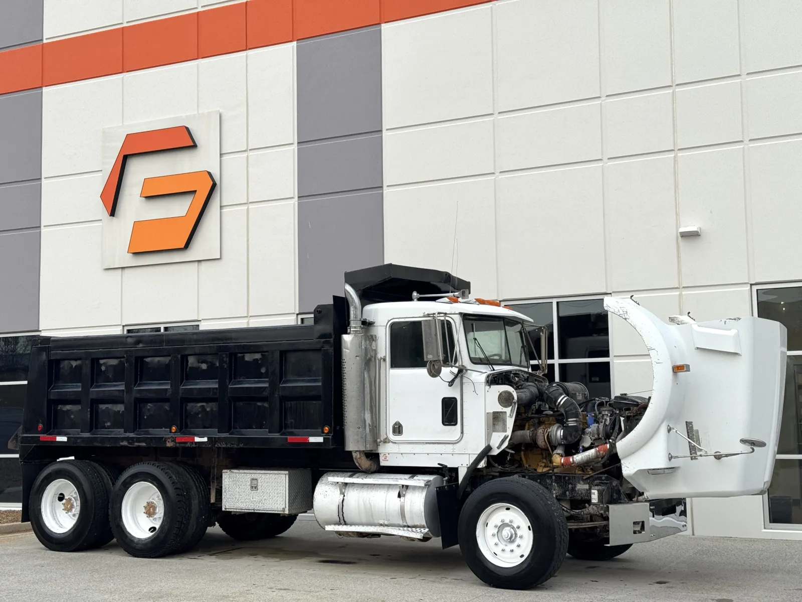 1995 Kenworth T800 - image 10