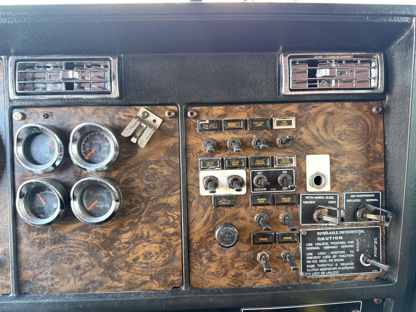 1995 Kenworth T800 - image 18