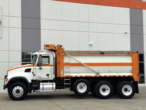 More photos of 2007 MACK CV713 at Forge Truck Centers - South Carolina, SC