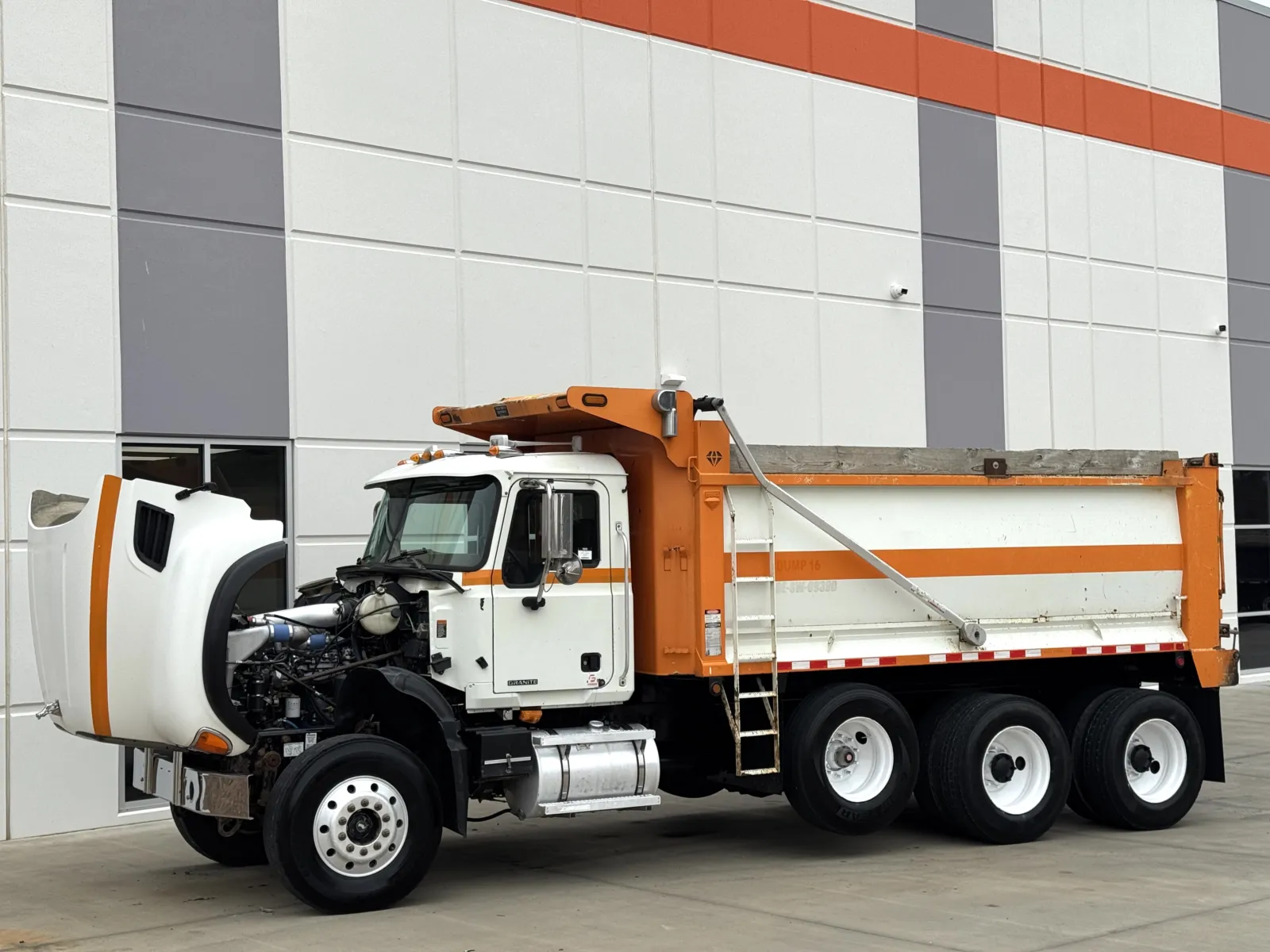 2007 Mack - image 11