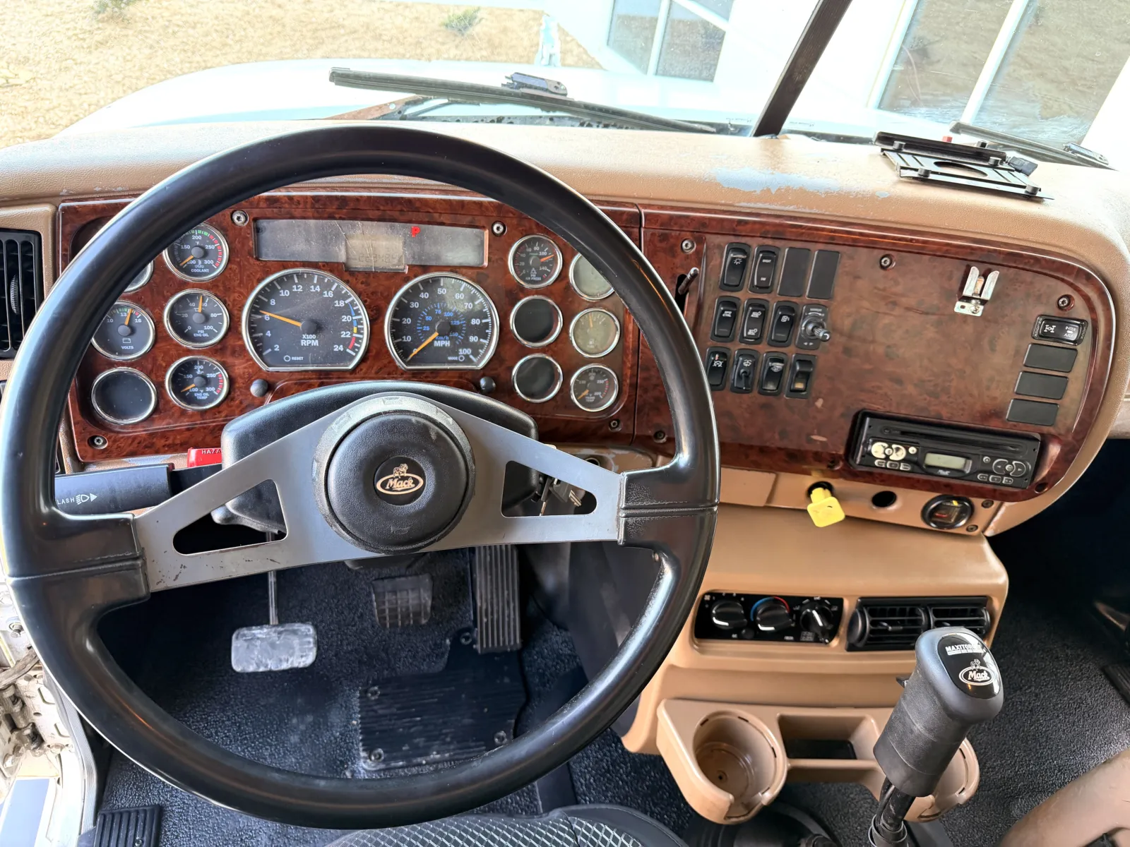 2007 Mack - image 17