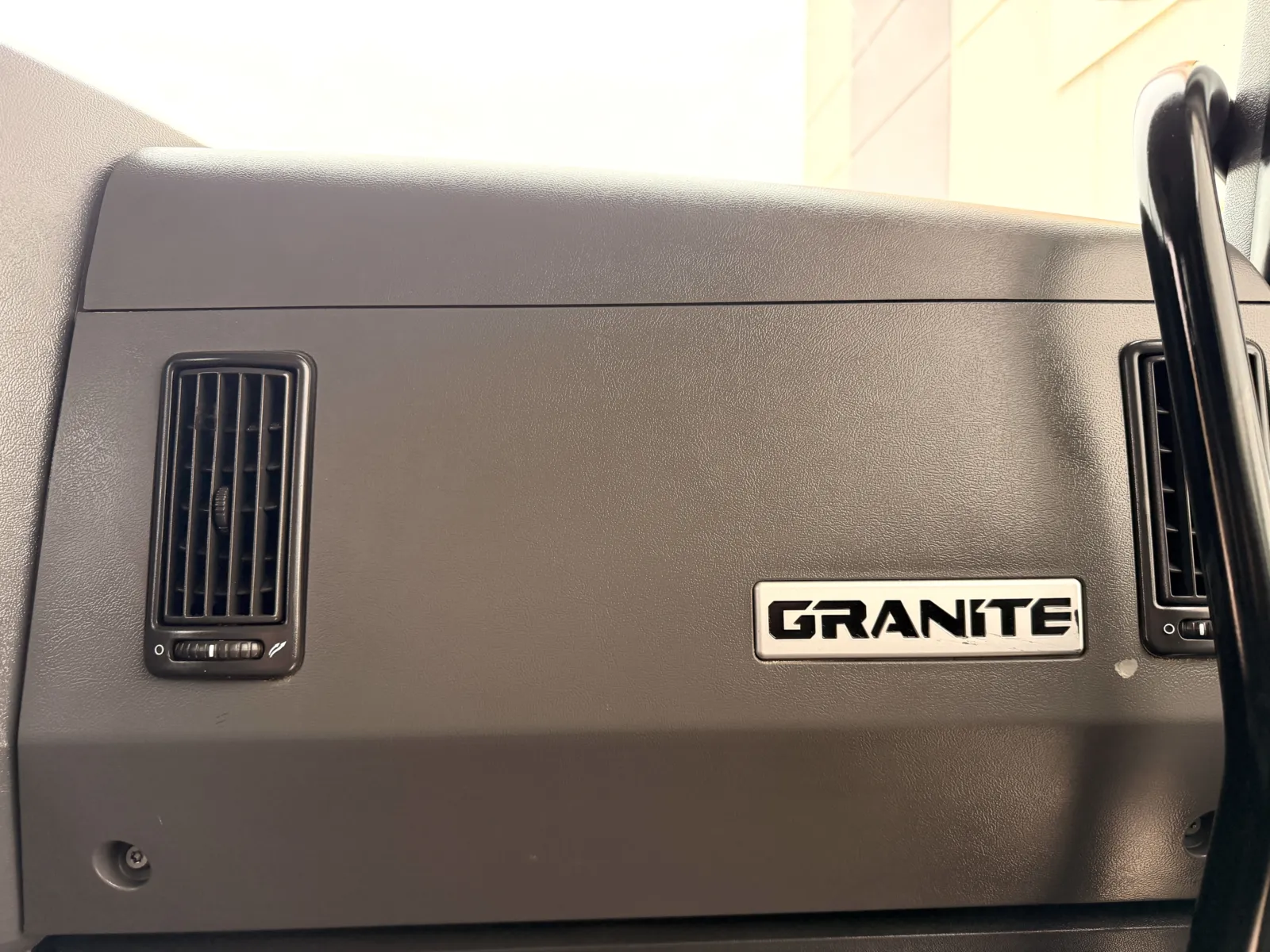 2016 Mack - image 19