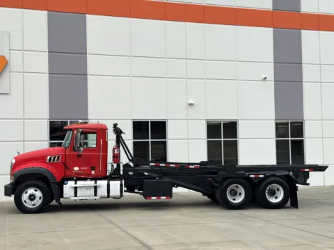 More photos of 2013 MACK GU713 at Forge Truck Centers - South Carolina, SC