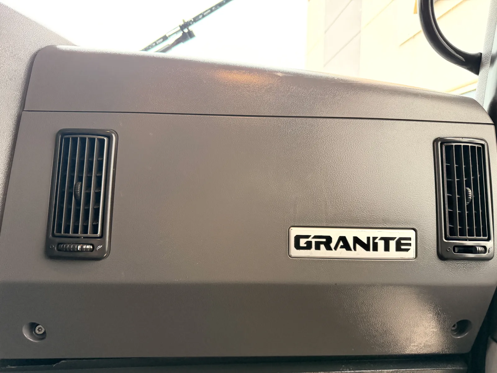 2013 Mack - image 17