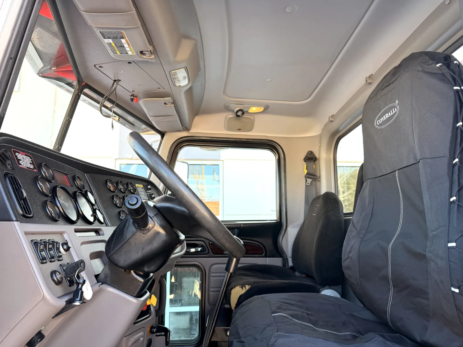 2015 Peterbilt 389 - image 14