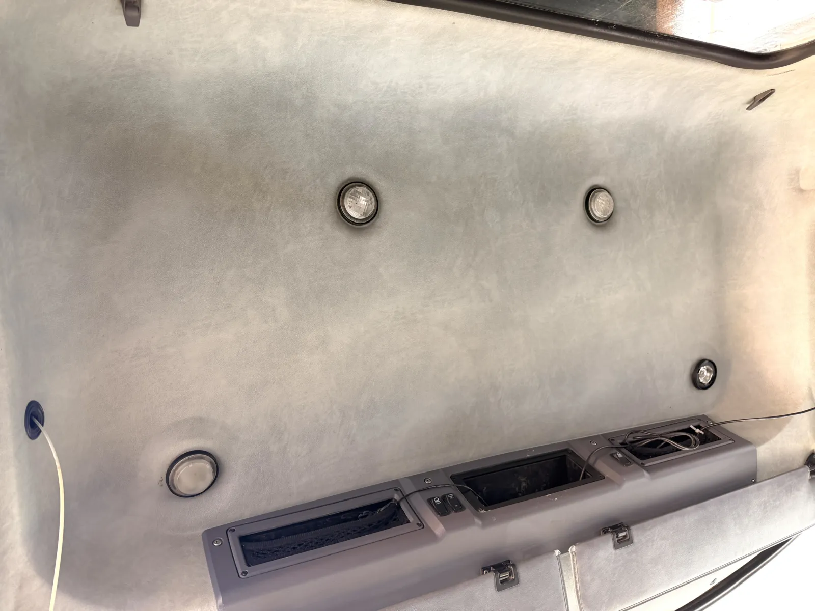 2009 Mack - image 22