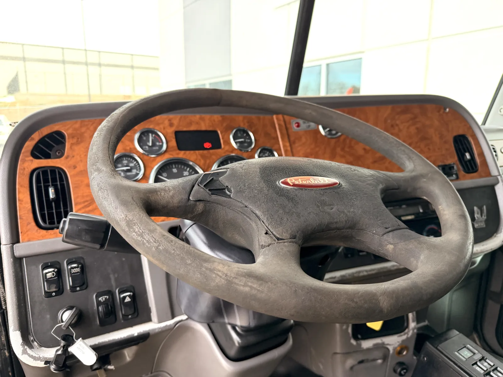 2007 Peterbilt - image 16