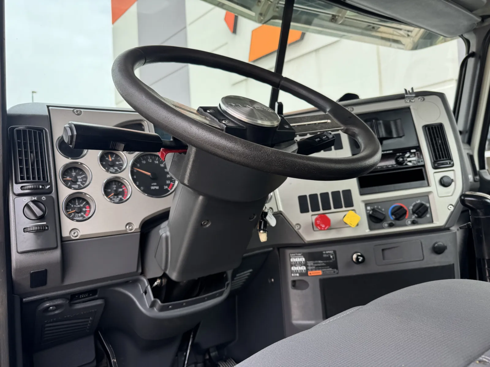 2016 Mack - image 14