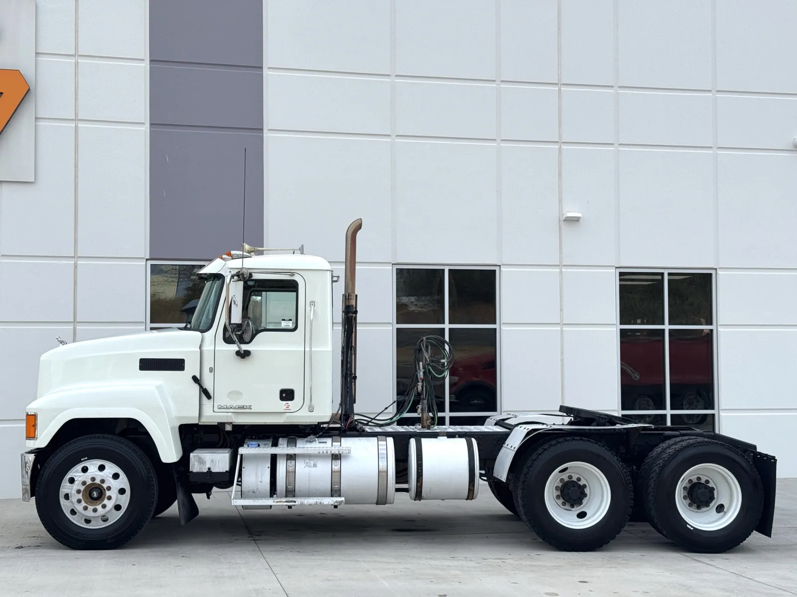 2016 Mack - image 4