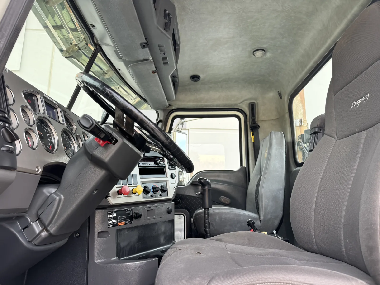 2016 Mack - image 14