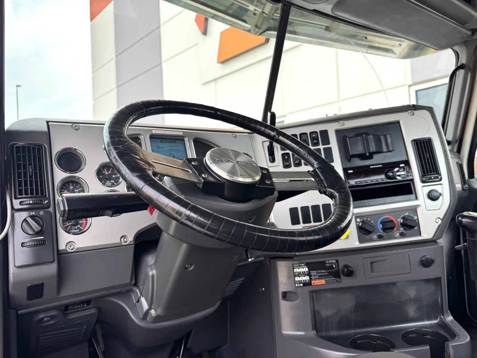 2016 Mack - image 15