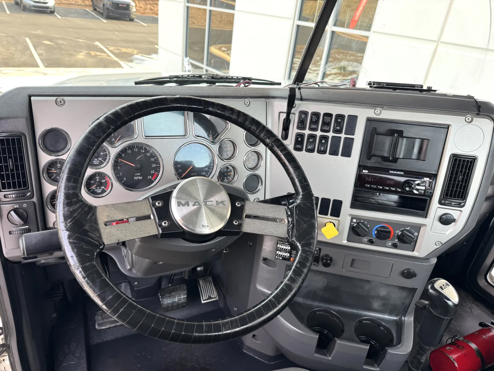 2016 Mack - image 16