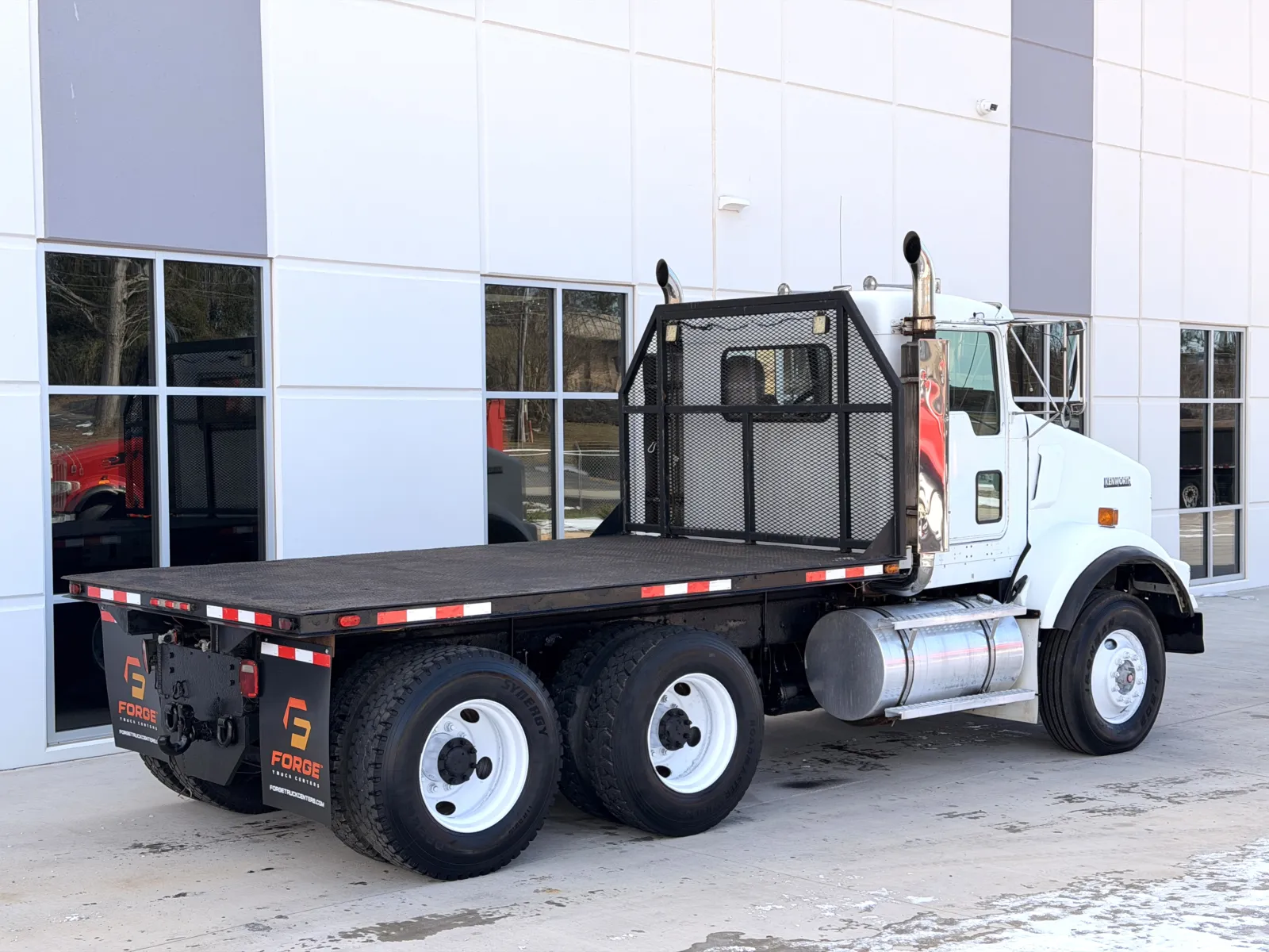 2004 Kenworth T800 - image 5
