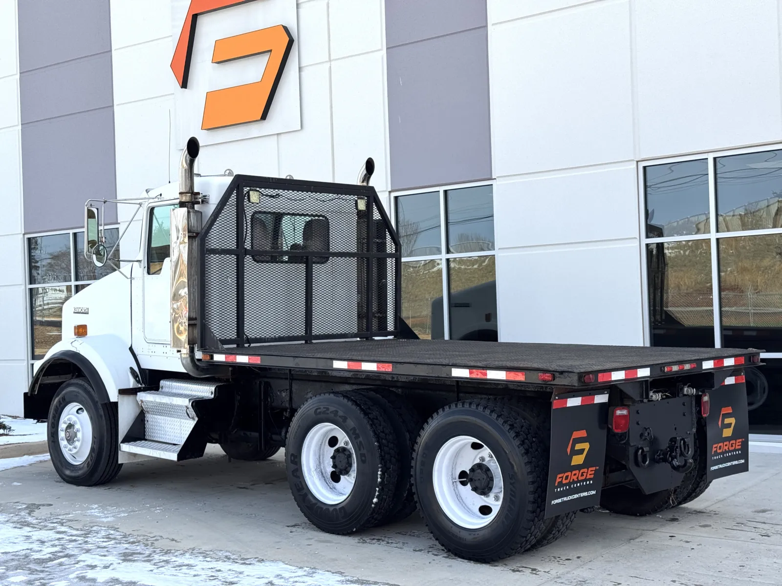 2004 Kenworth T800 - image 6