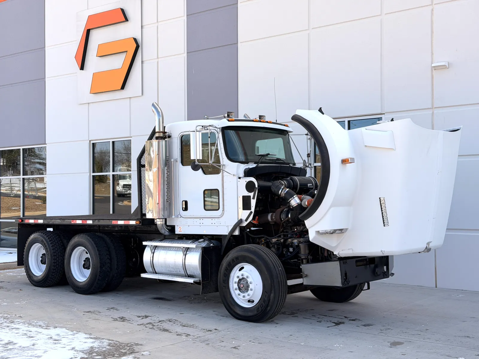 2004 Kenworth T800 - image 9