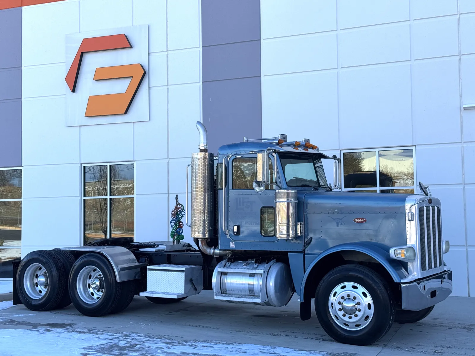 2009 Peterbilt - image 1