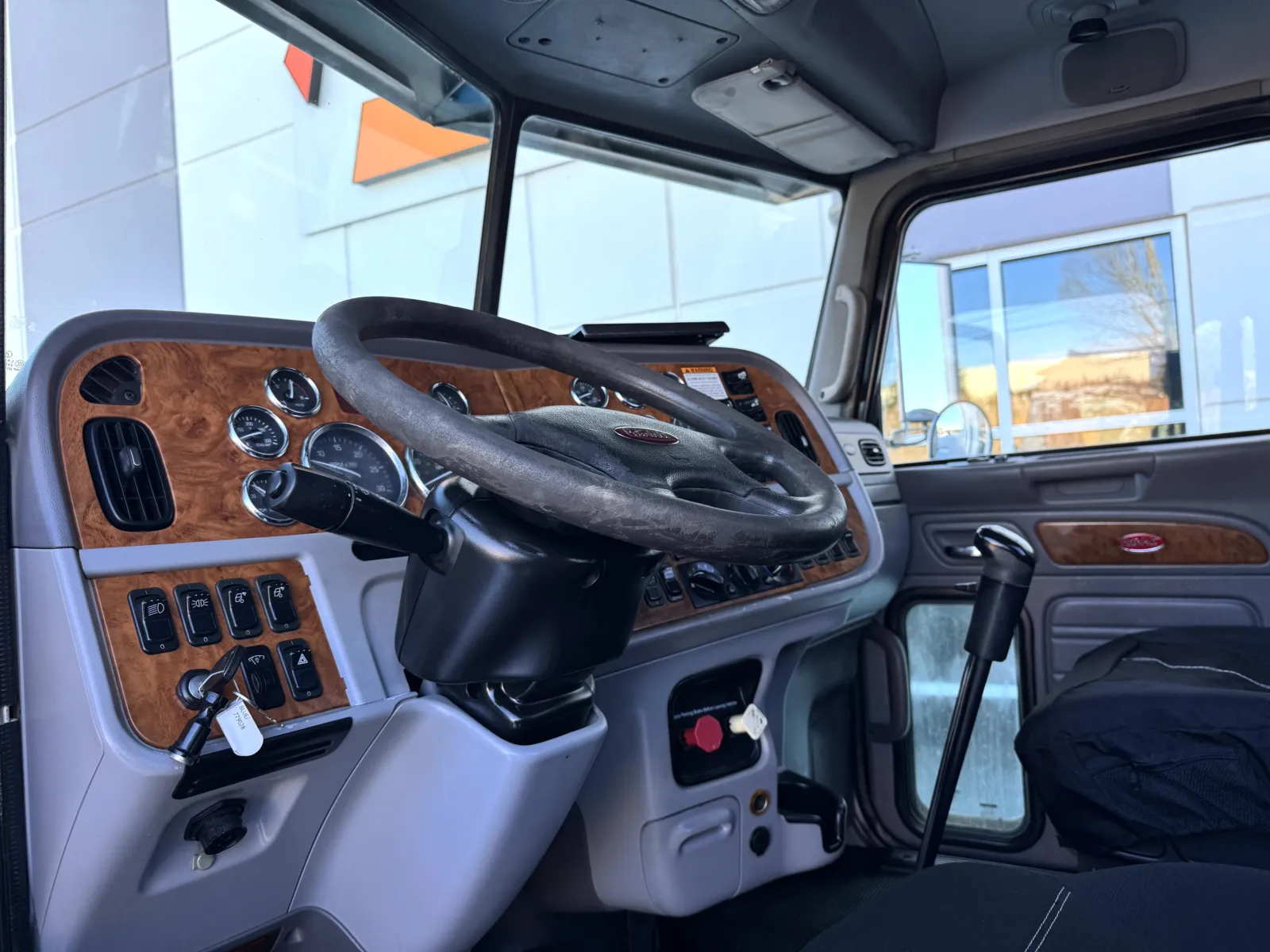 2009 Peterbilt - image 15