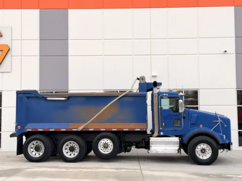 More photos of 2011 KENWORTH T800 at Forge Truck Centers - South Carolina, SC
