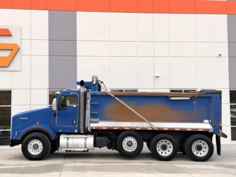 More photos of 2011 KENWORTH T800 at Forge Truck Centers - South Carolina, SC