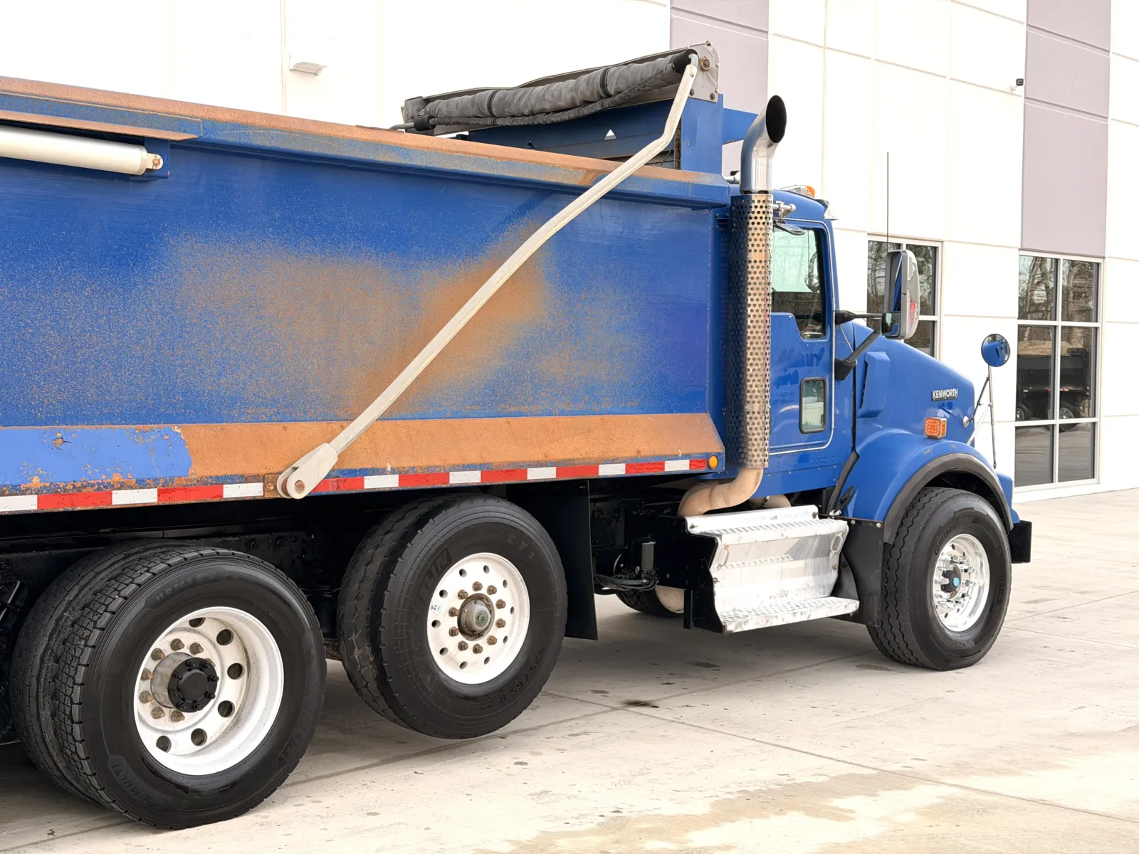 2011 Kenworth T800 - image 8