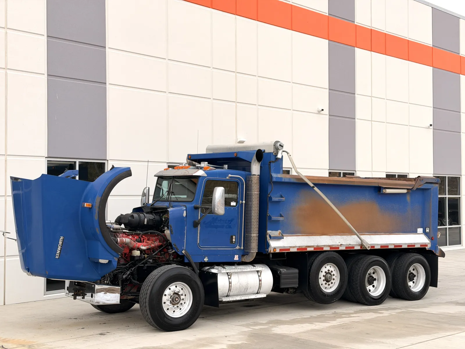 2011 Kenworth T800 - image 11