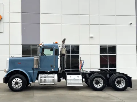 More photos of 2009 PETERBILT 388 at Forge Truck Centers - South Carolina, SC