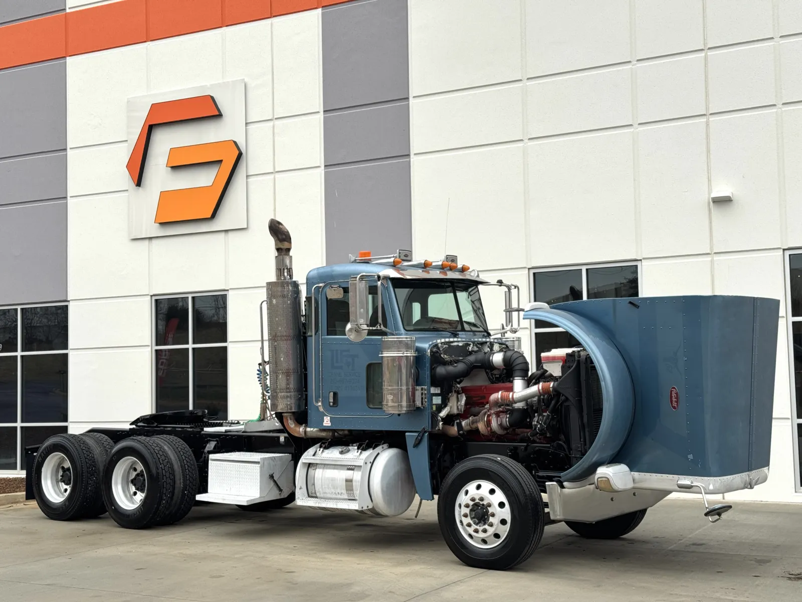 2009 Peterbilt - image 9