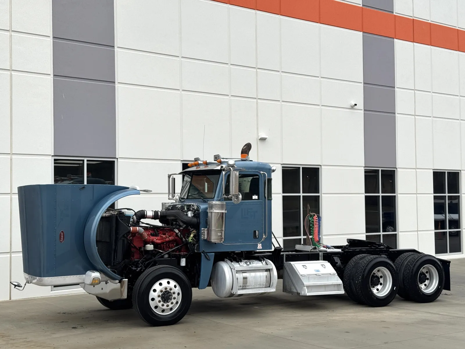 2009 Peterbilt - image 10
