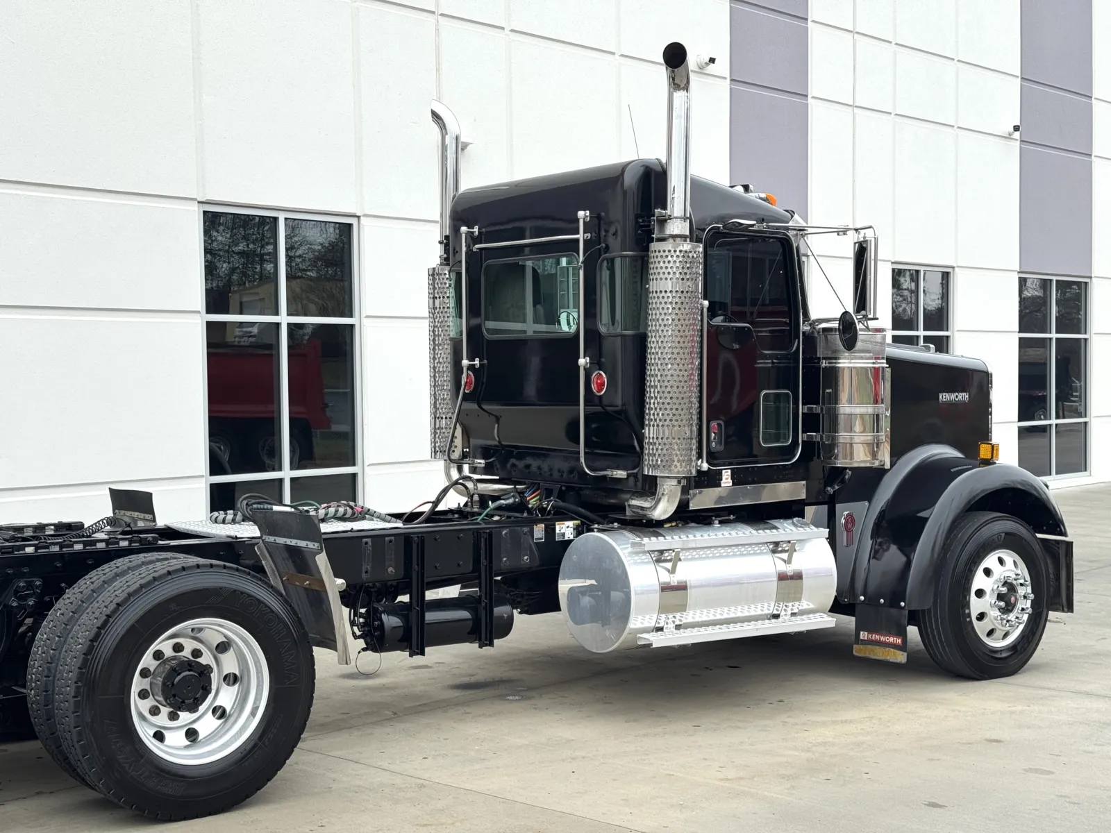 2023 Kenworth W900 - image 7