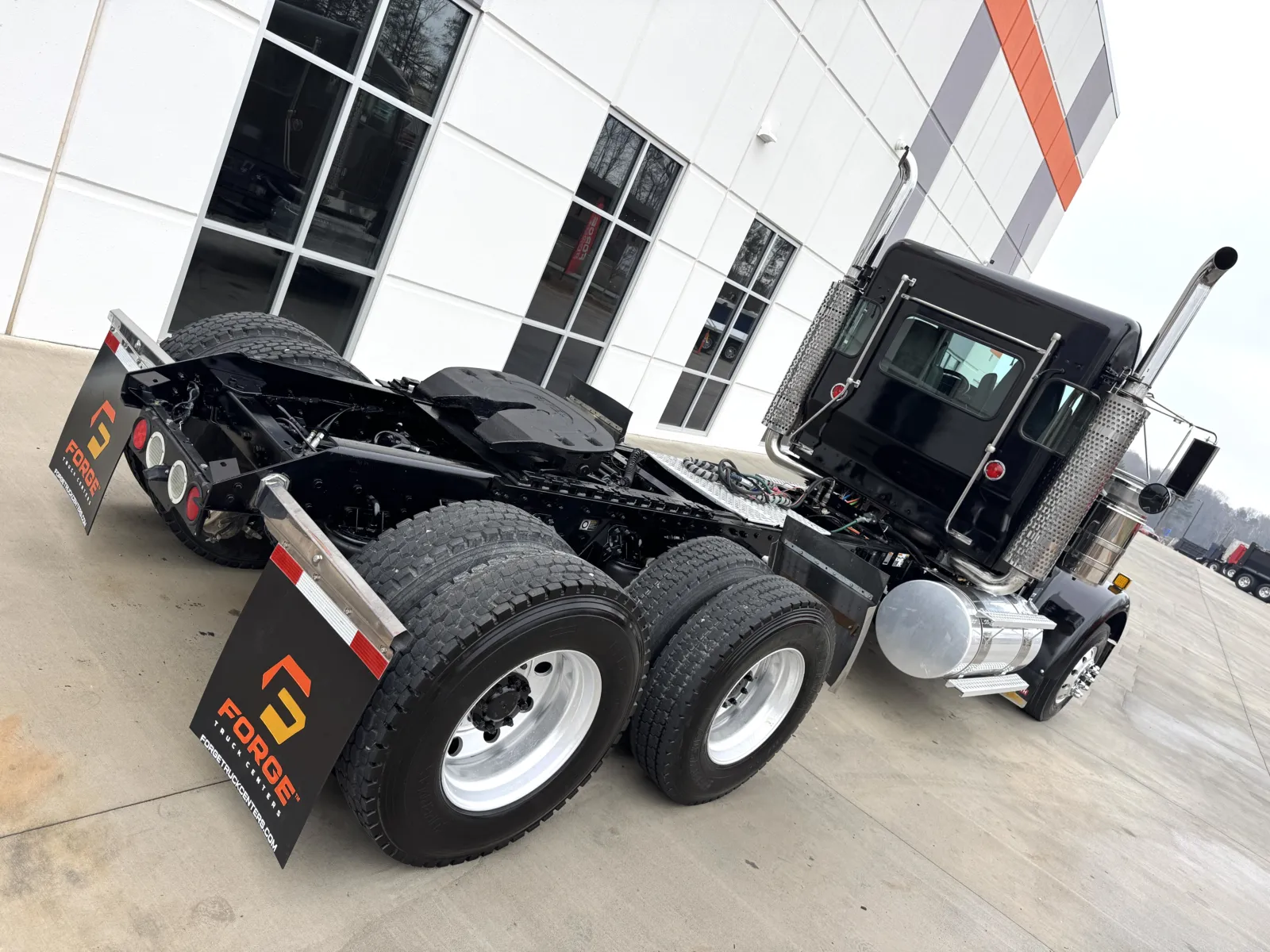 2023 Kenworth W900 - image 11