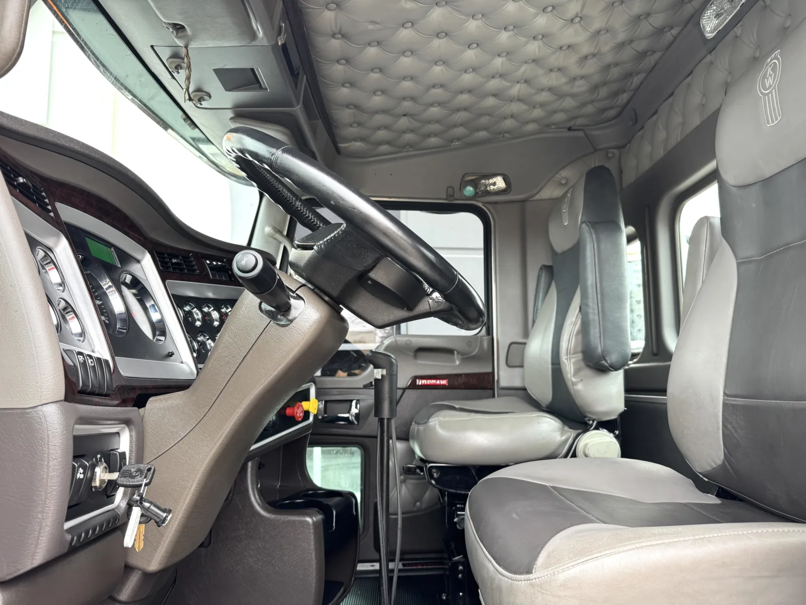 2023 Kenworth W900 - image 14