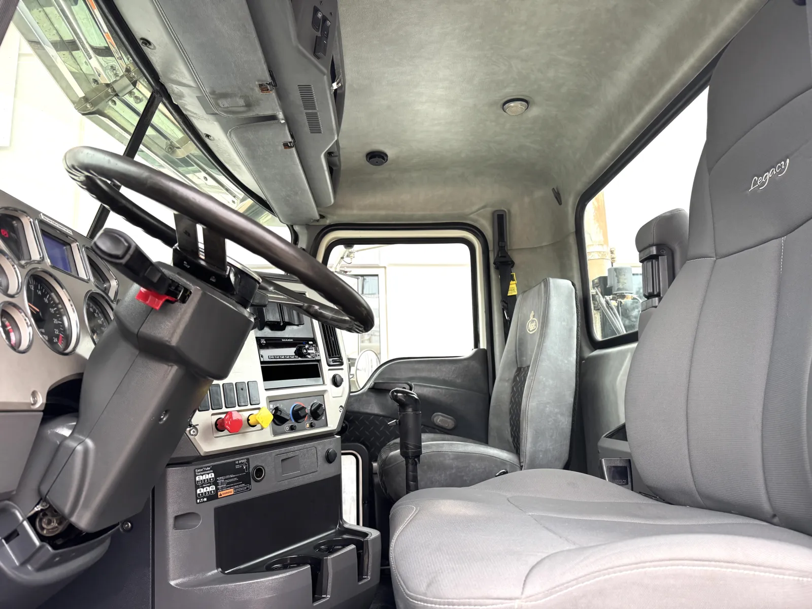 2016 Mack - image 14