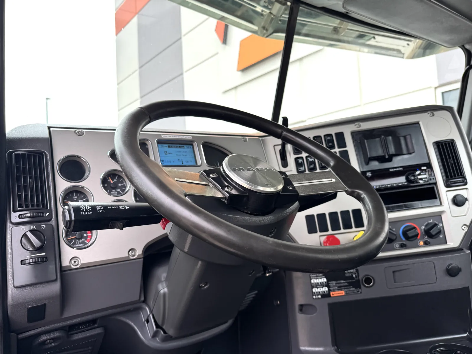 2016 Mack - image 15