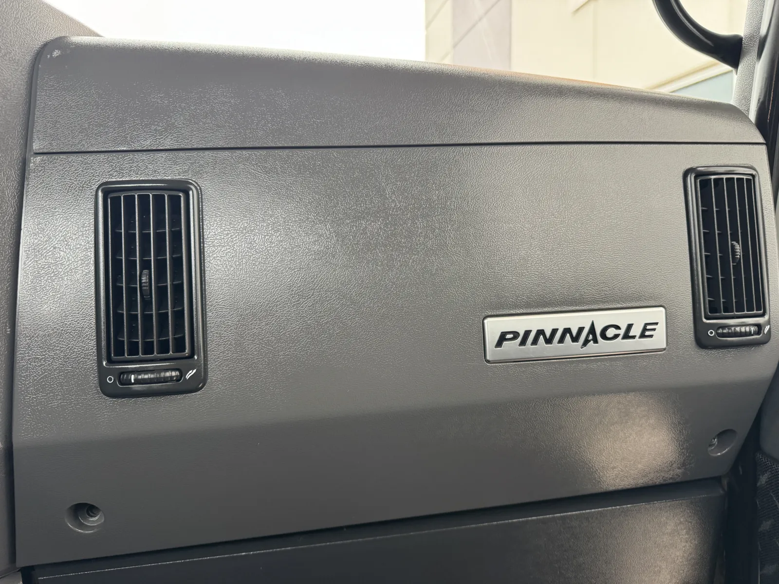 2016 Mack - image 19