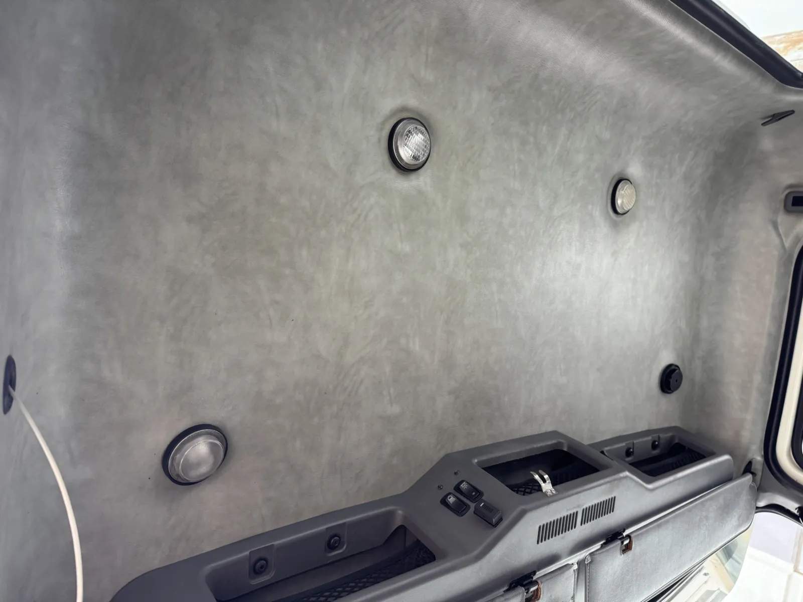 2016 Mack - image 21