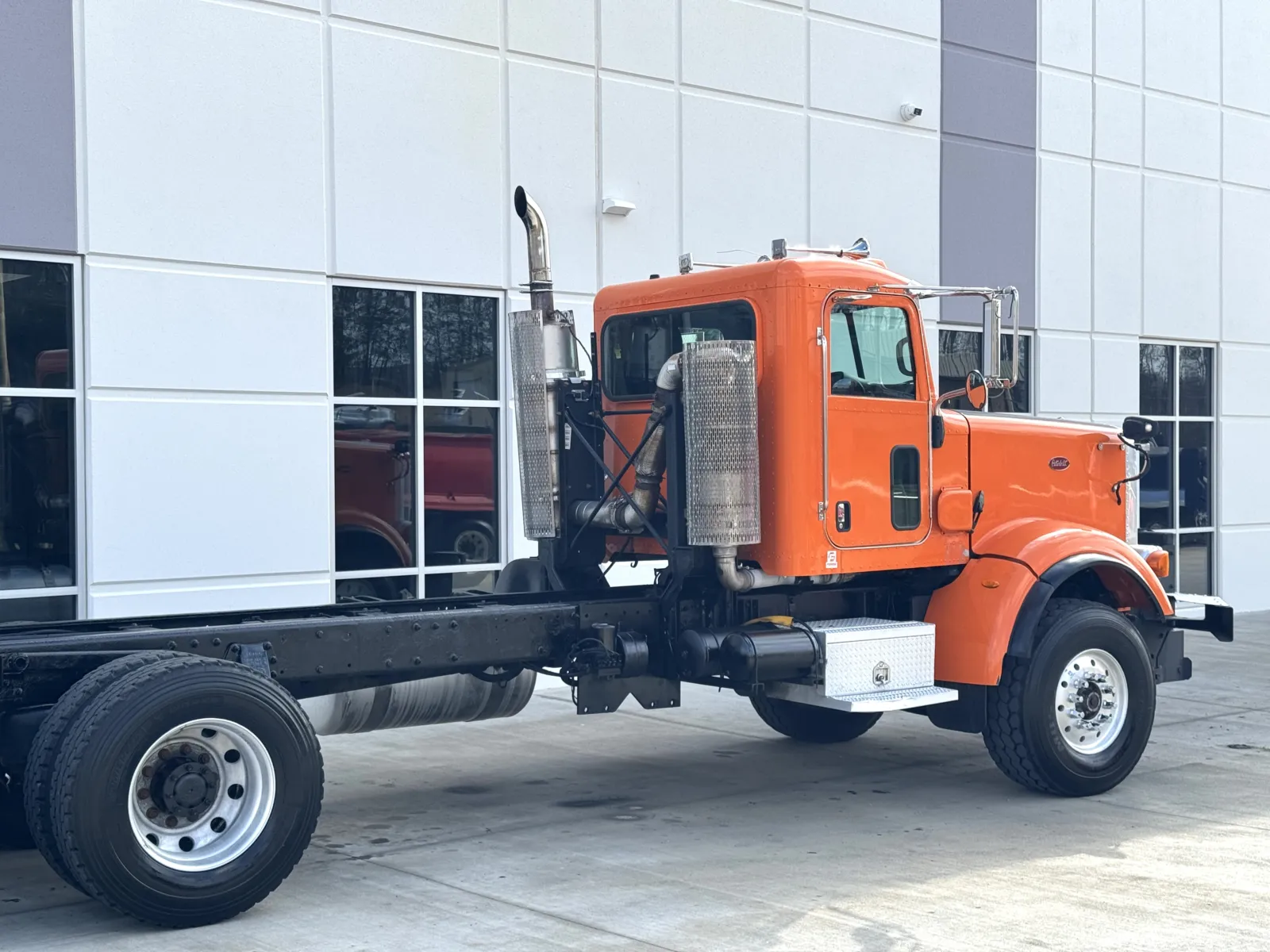 2012 Peterbilt - image 7