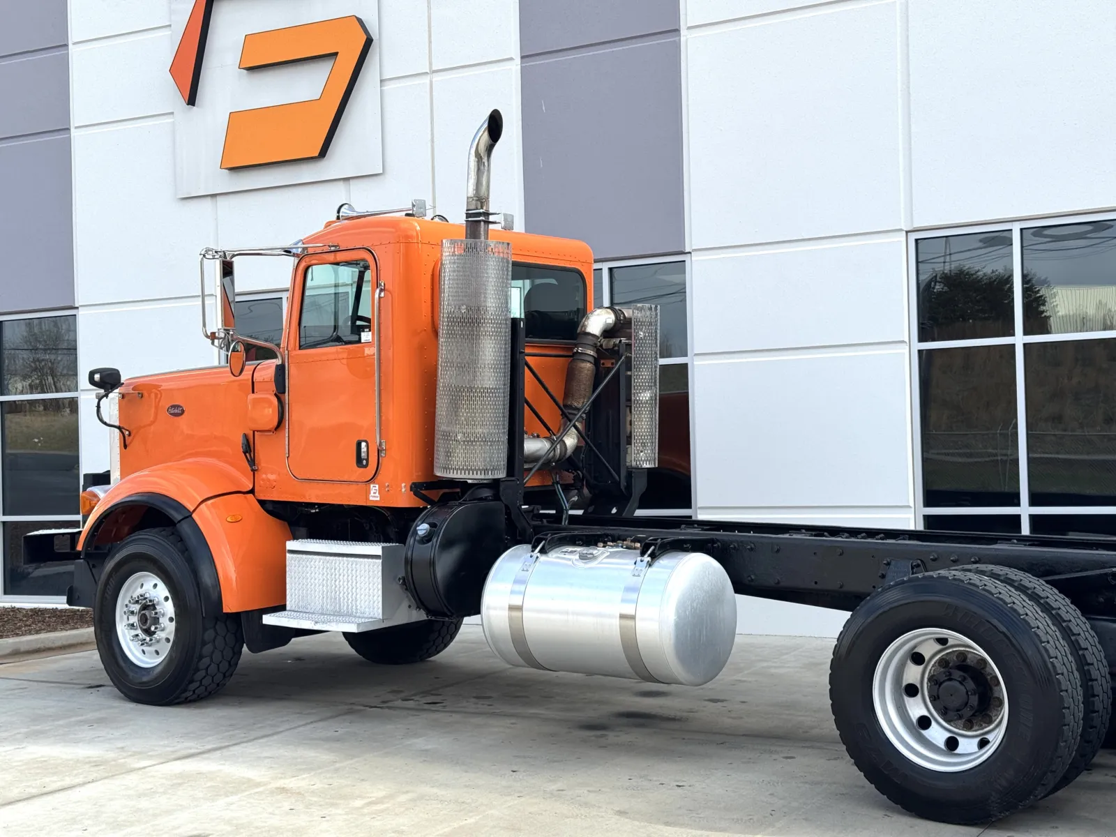 2012 Peterbilt - image 8