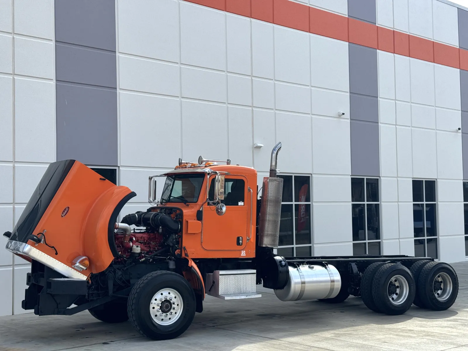 2012 Peterbilt - image 10