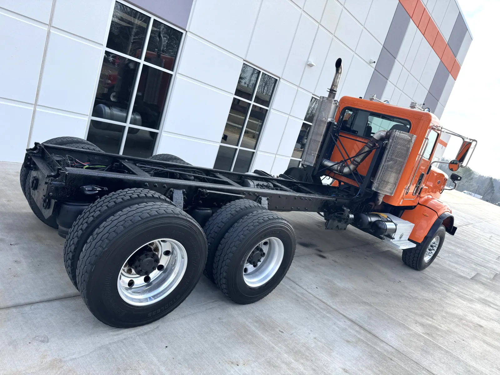 2012 Peterbilt - image 11