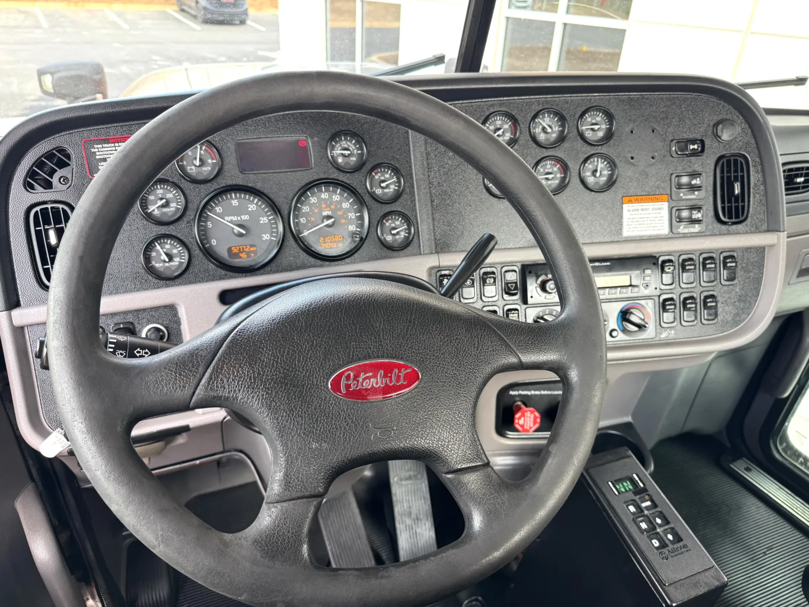 2012 Peterbilt - image 16