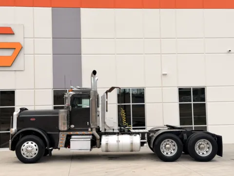 More photos of 2012 PETERBILT 389 at Forge Truck Centers - South Carolina, SC