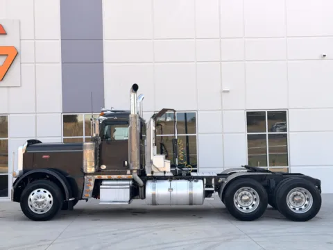 More photos of 2012 PETERBILT 389 at Forge Truck Centers - South Carolina, SC